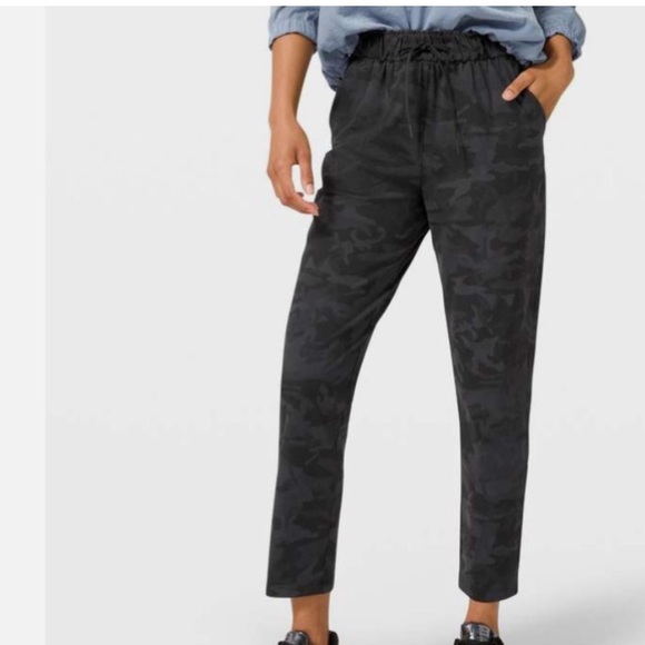 lululemon athletica Pants - LuLuLemon Camo Print Pants Size 6